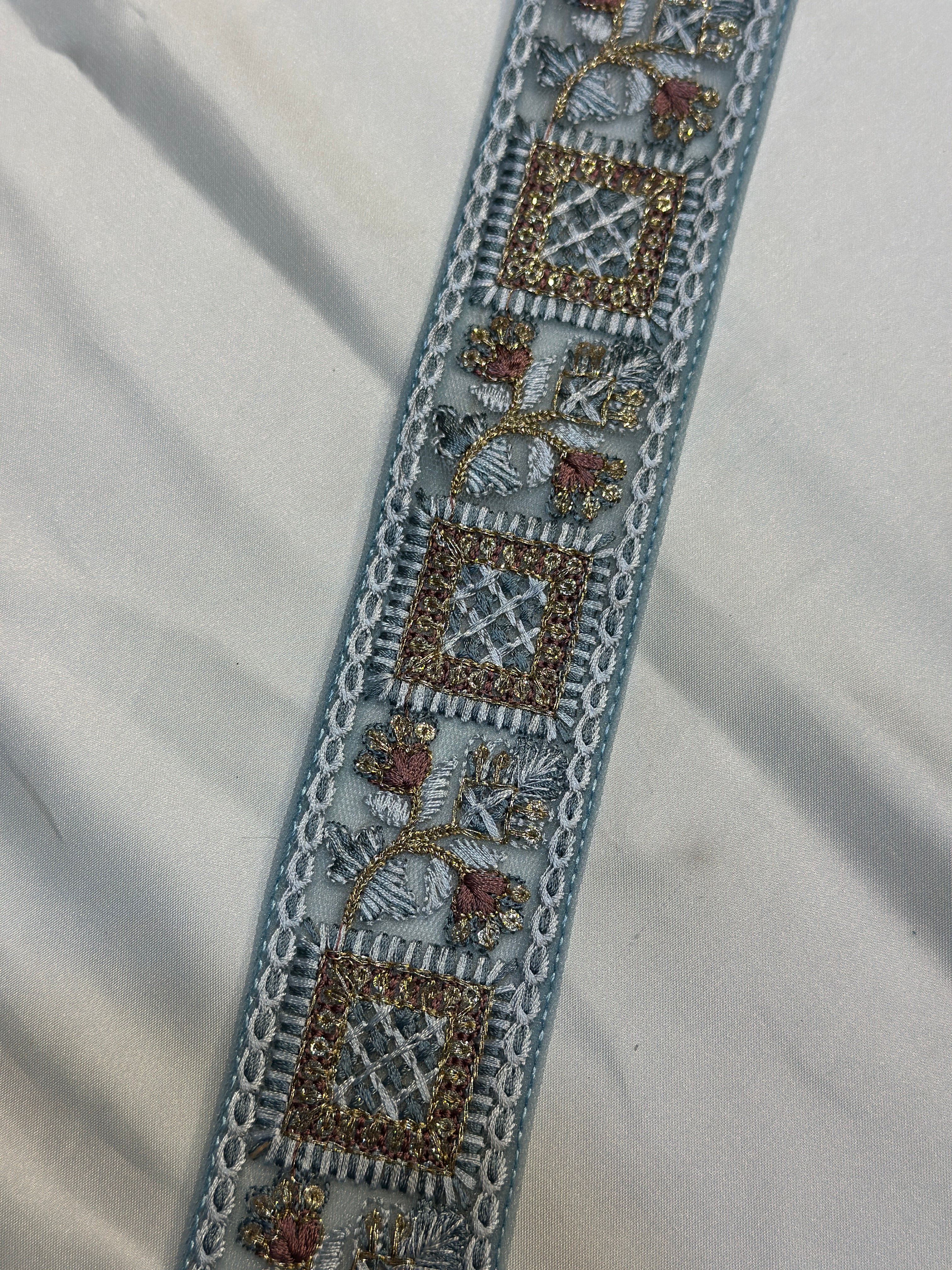 Indian Fancy Border Lace - ( L025 )
