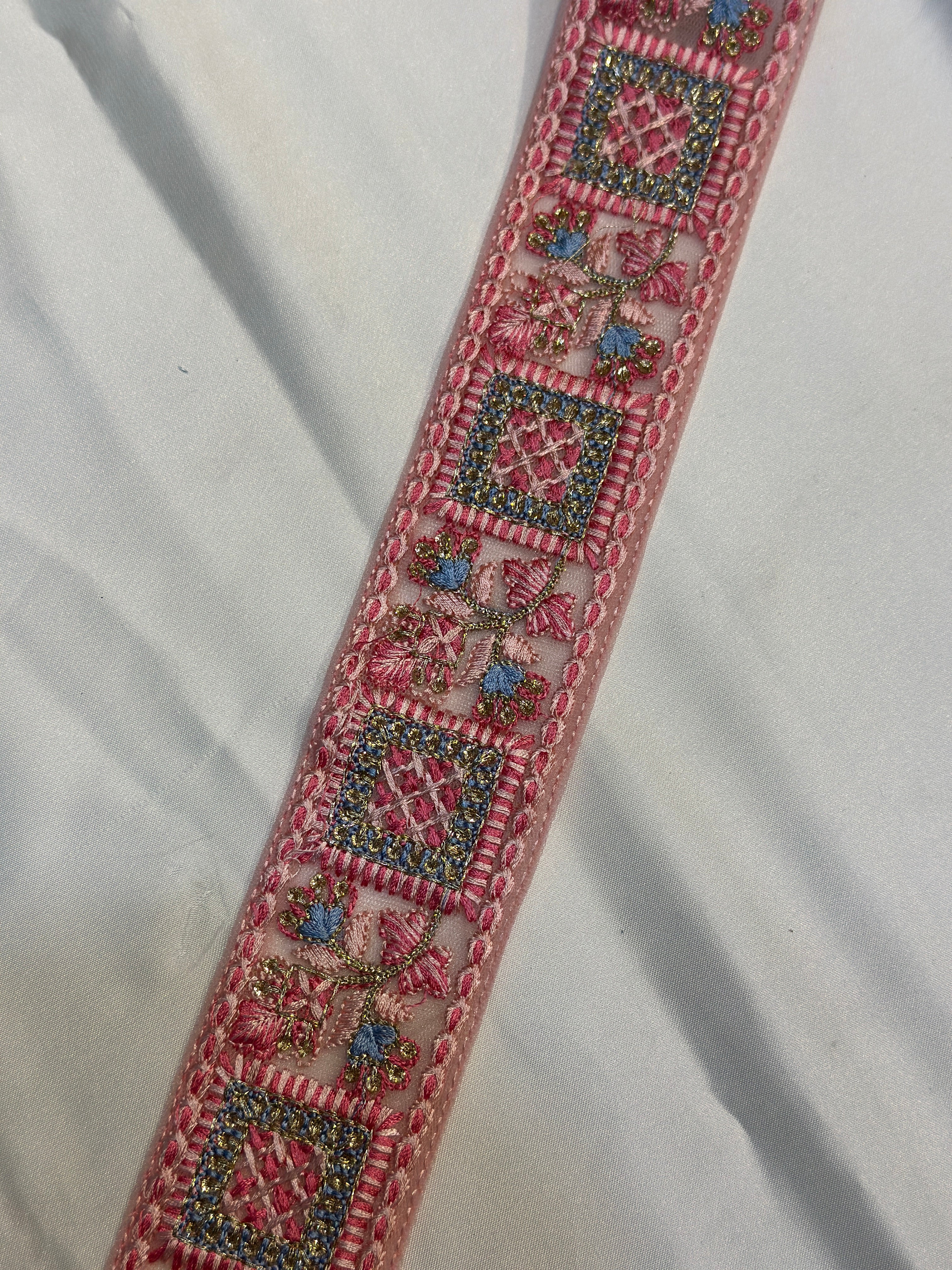 Indian Fancy Border Lace - ( L025 )