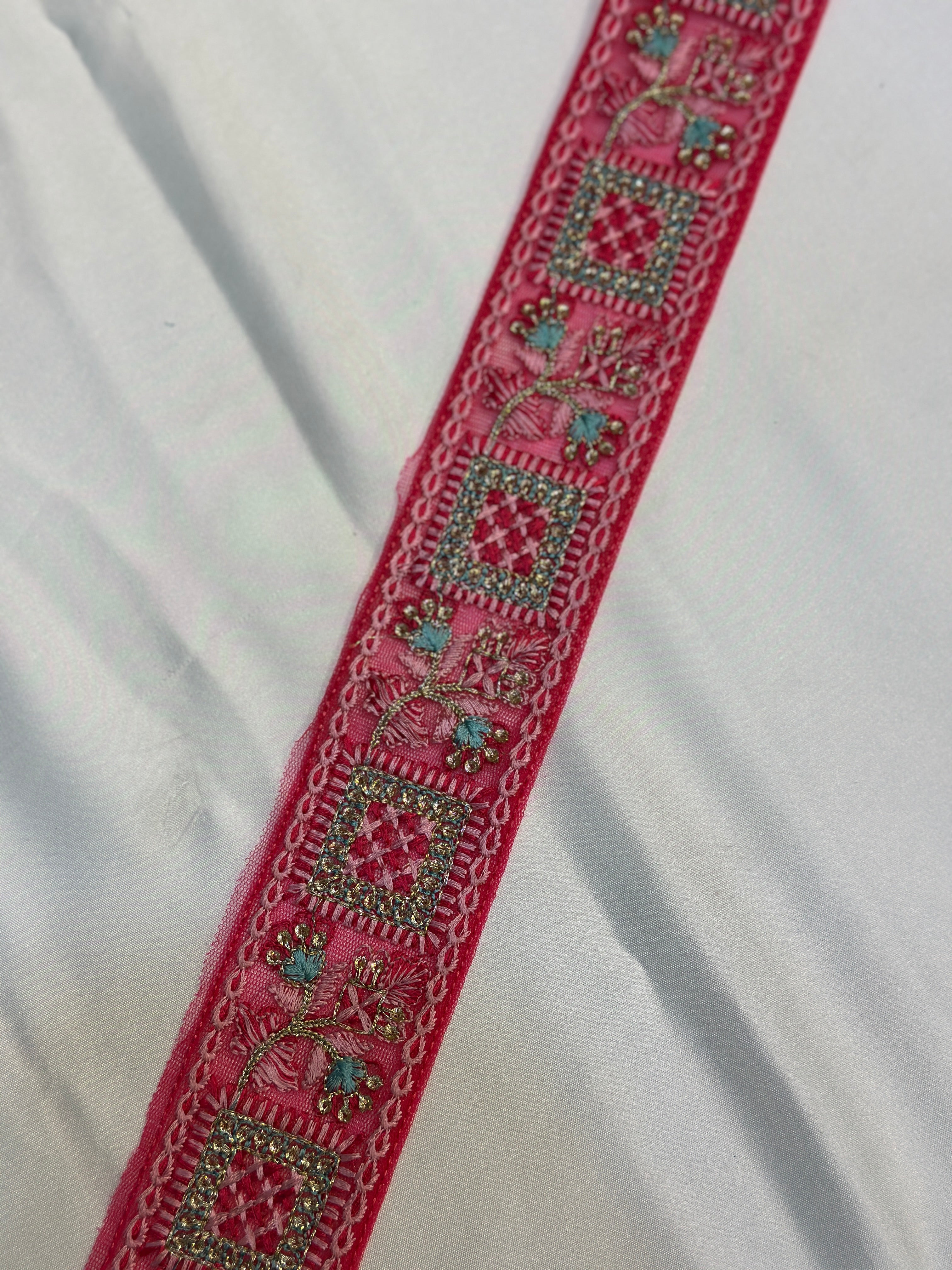 Indian Fancy Border Lace - ( L025 )