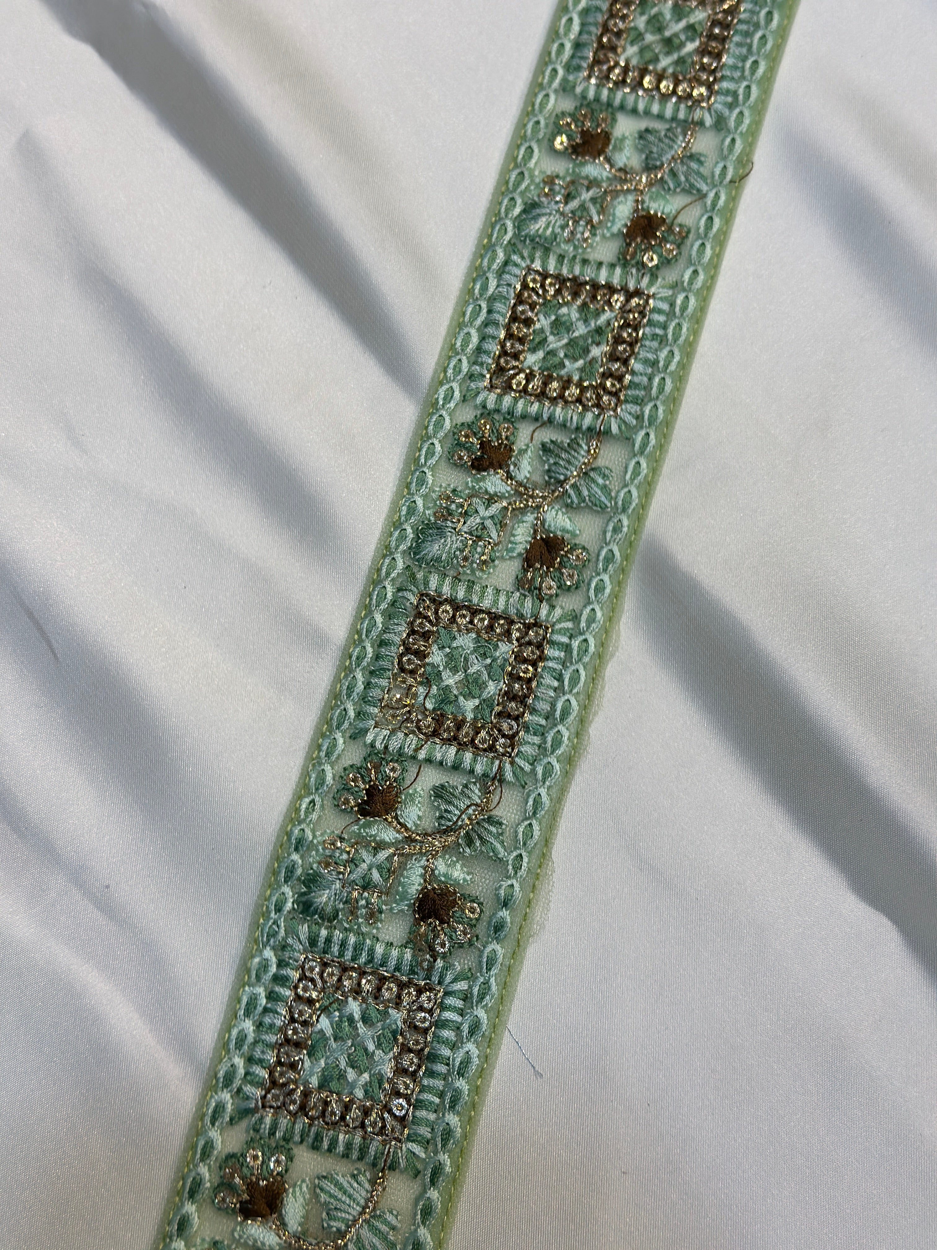 Indian Fancy Border Lace - ( L025 )