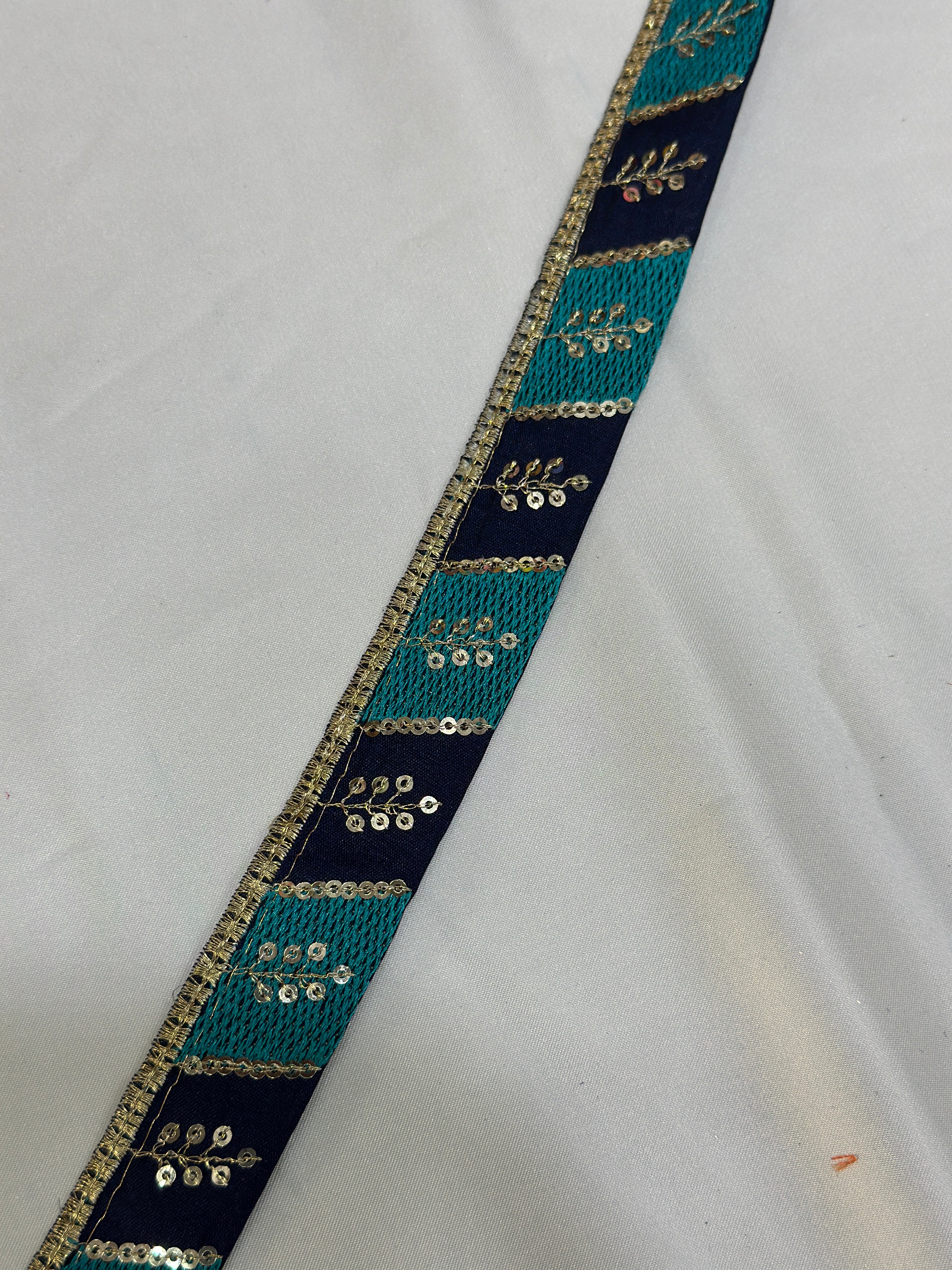 Indian Fancy Border Lace - ( L027 )