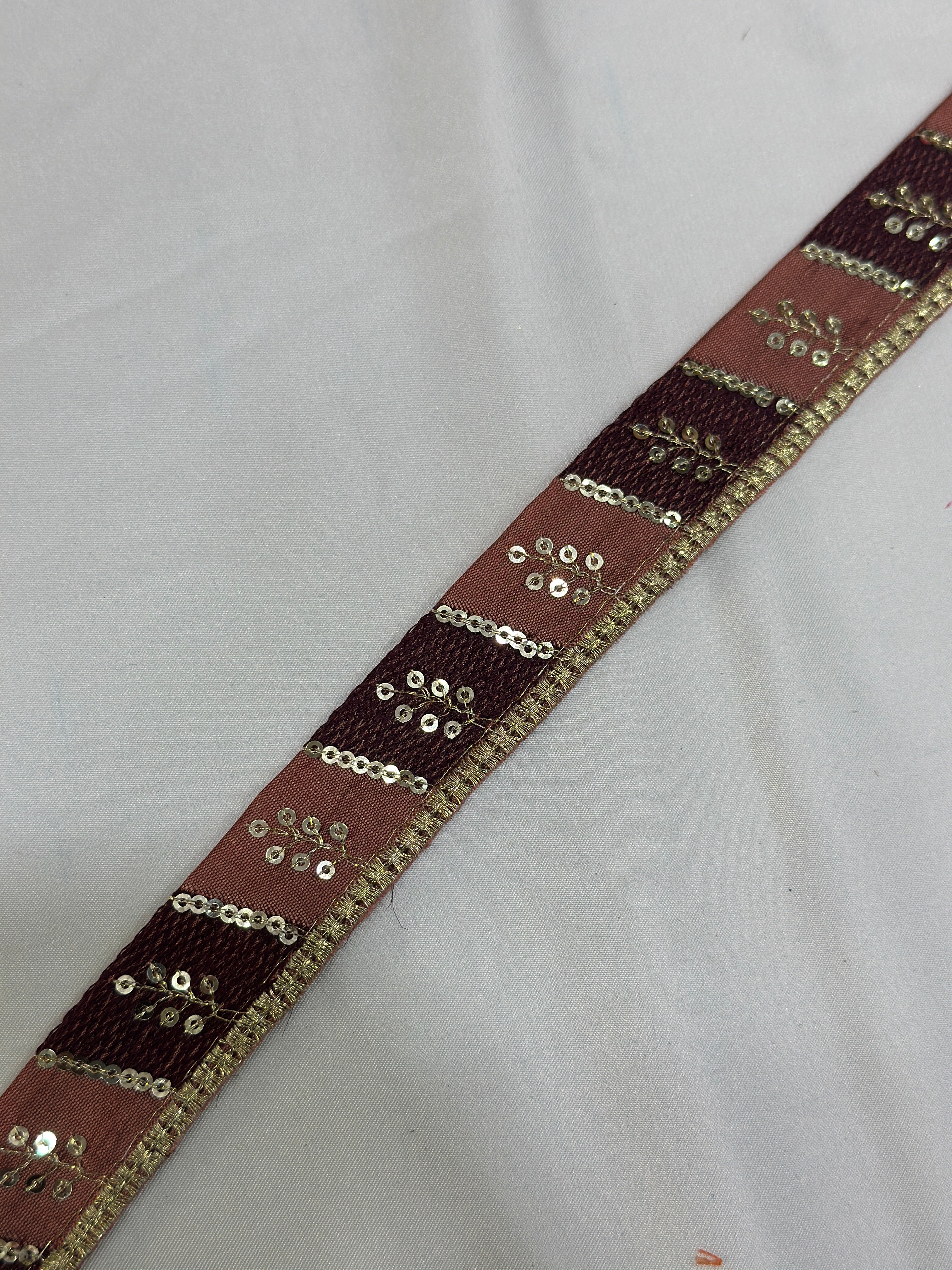 Indian Fancy Border Lace - ( L027 )