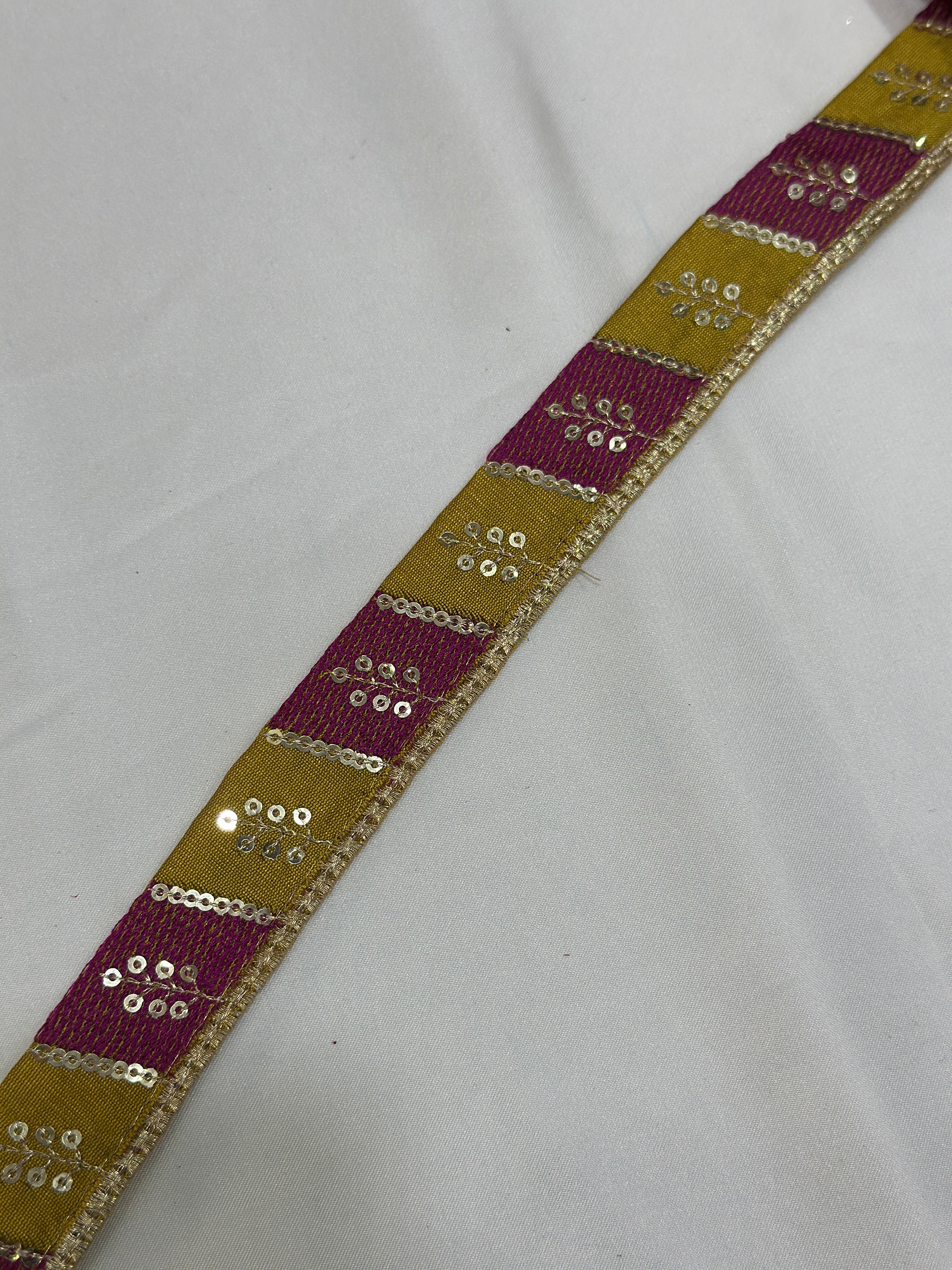 Indian Fancy Border Lace - ( L027 )