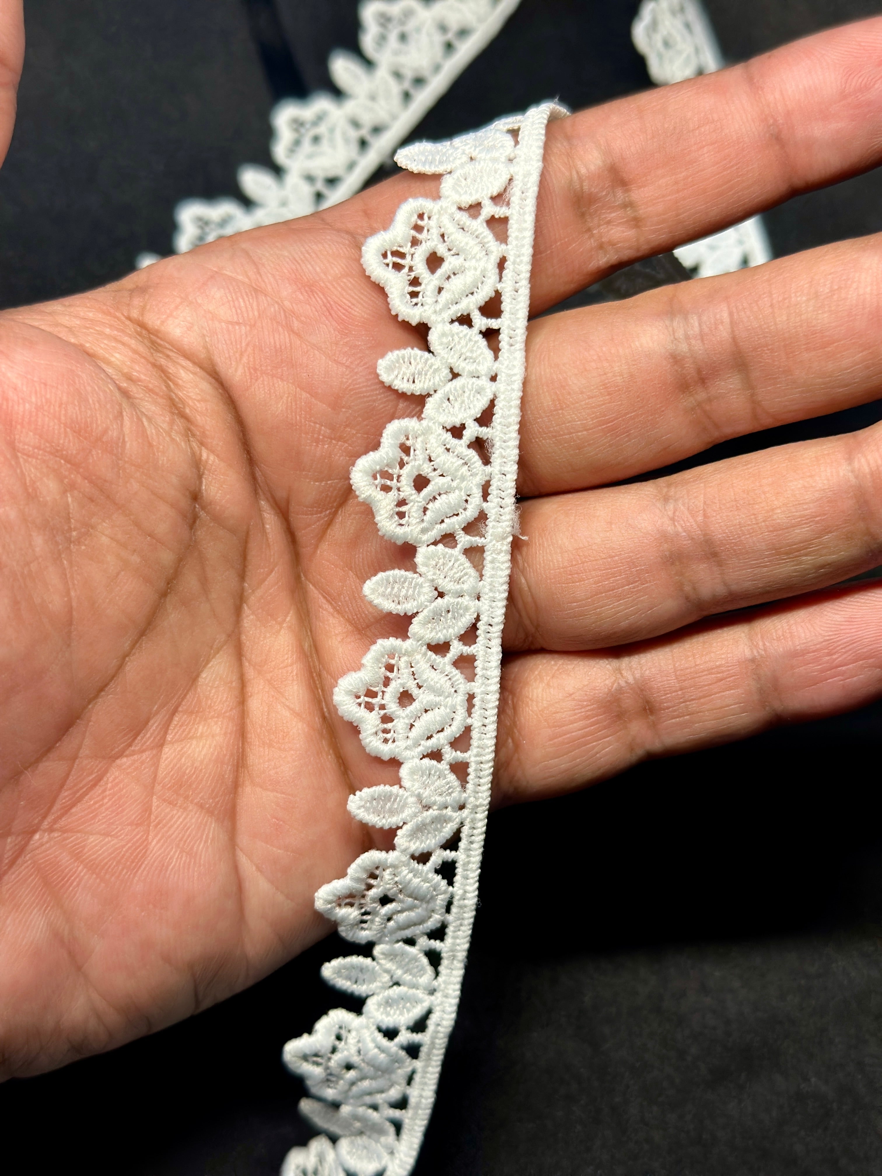 Milky Lace / Dupatta Size- ( L116 )