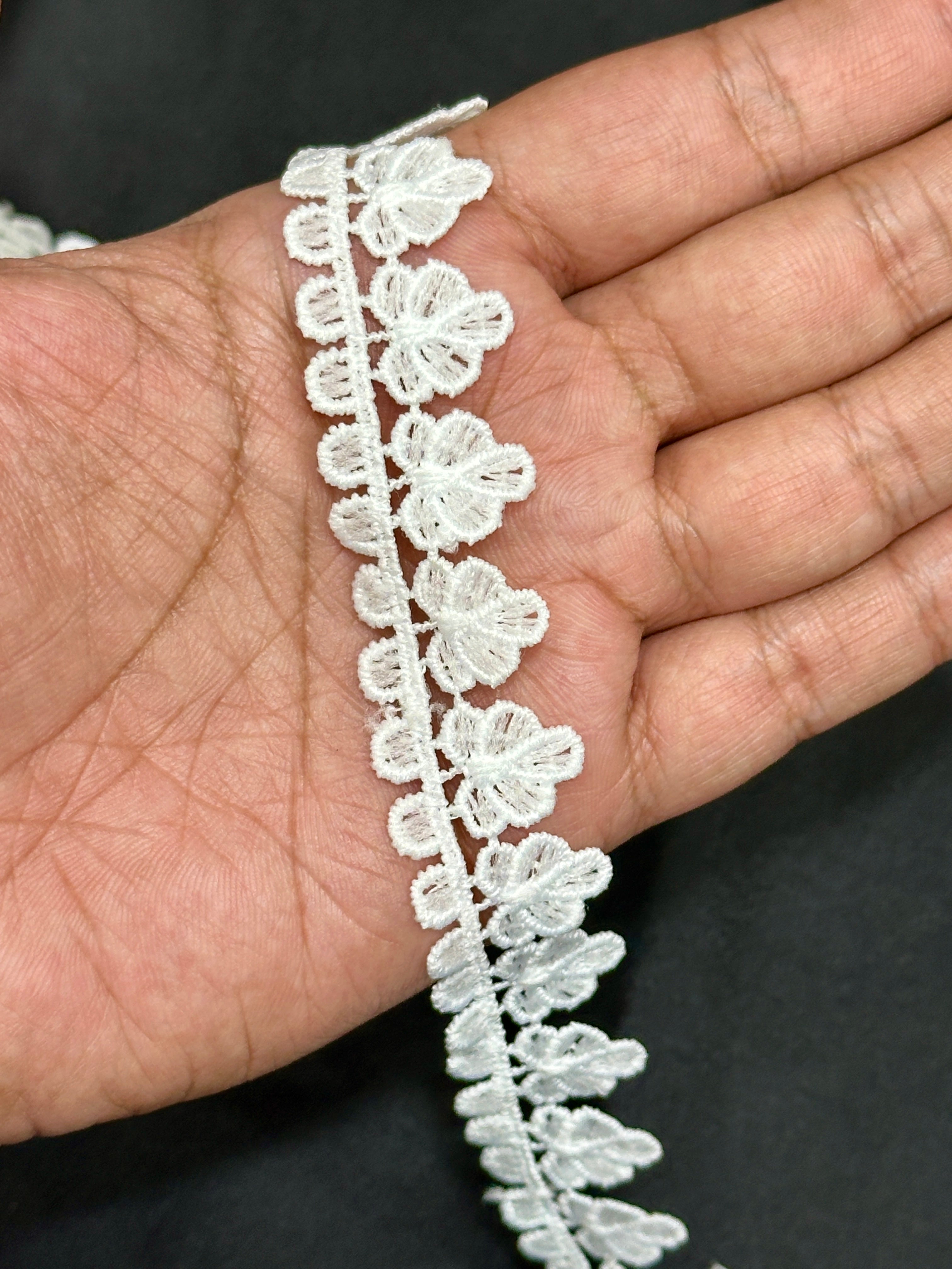 Milky Lace / Dupatta Size - ( L300 )