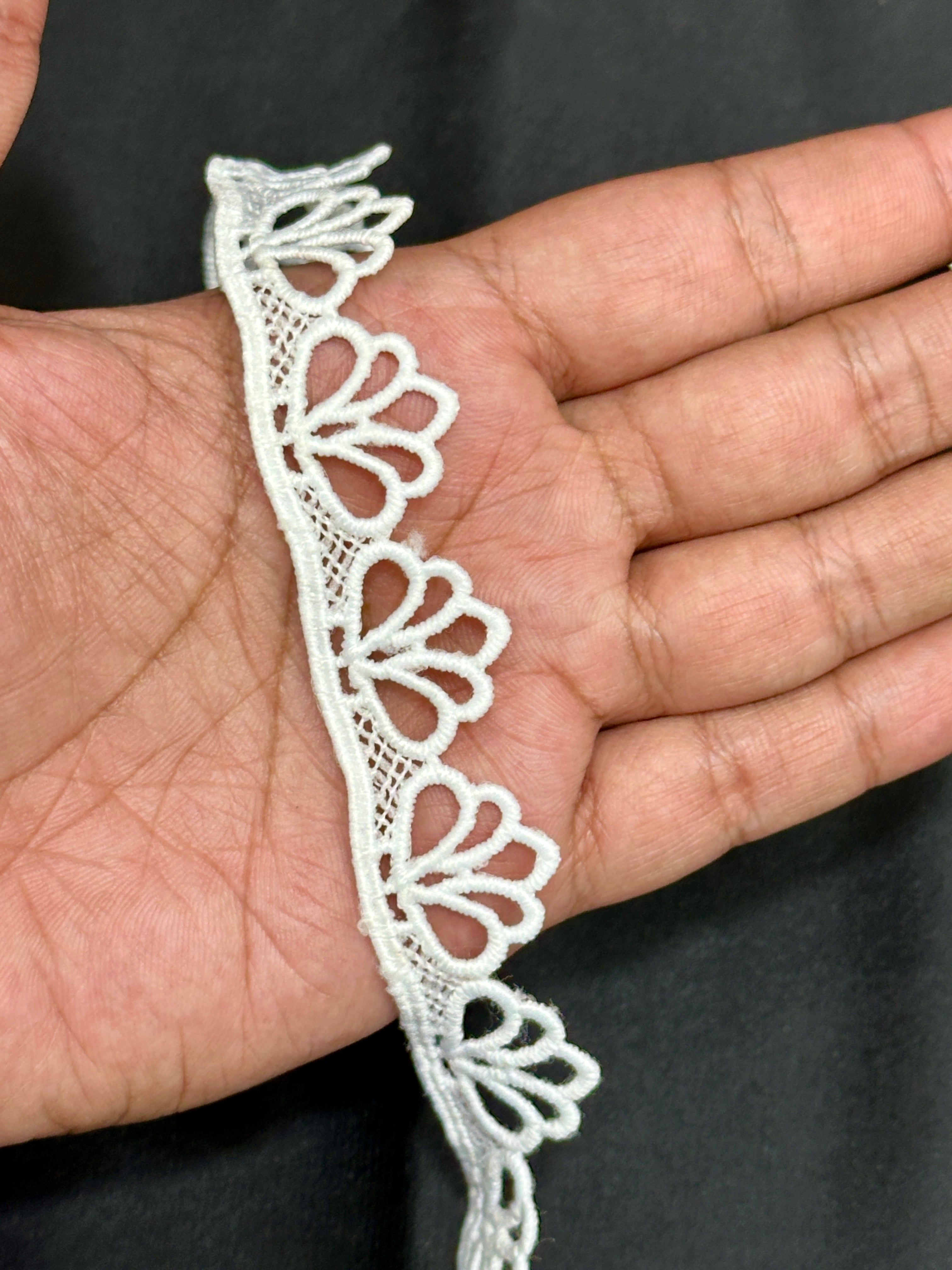 Milky Lace / Dupatta Size - ( L304 )