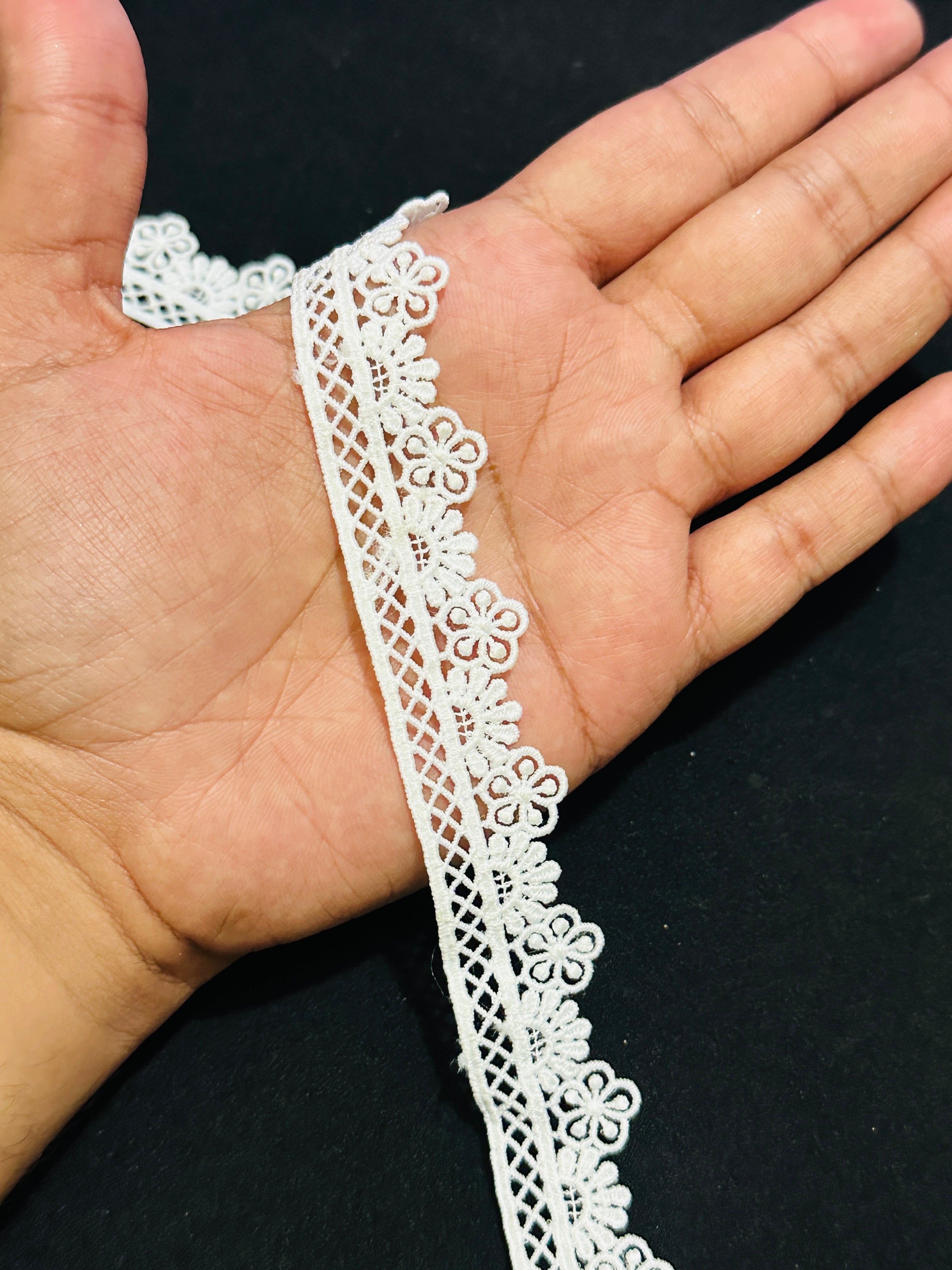 Milky Lace / Dupatta Size - ( L339 )