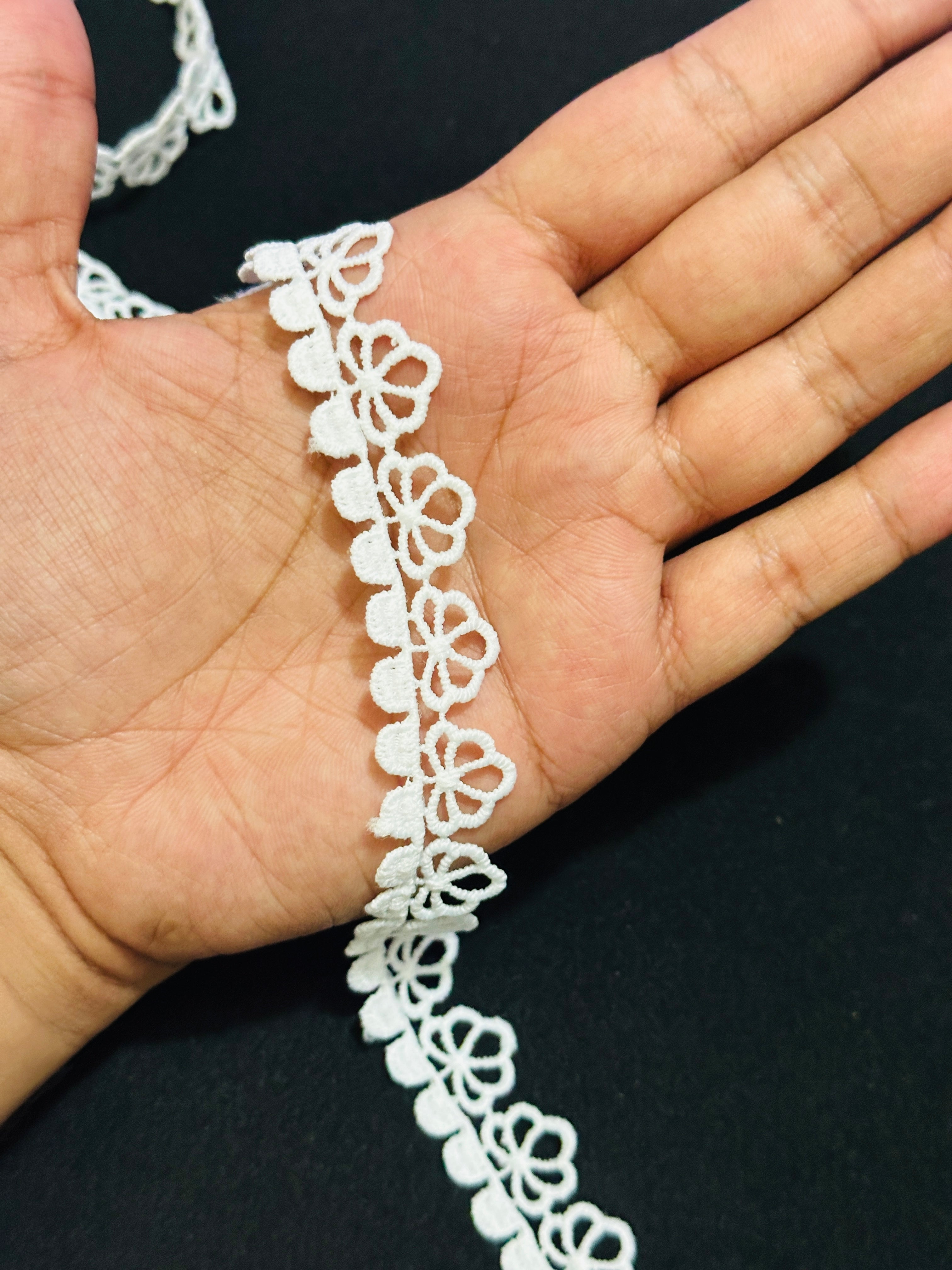 Milky Lace / Dupatta Size - ( L343 )