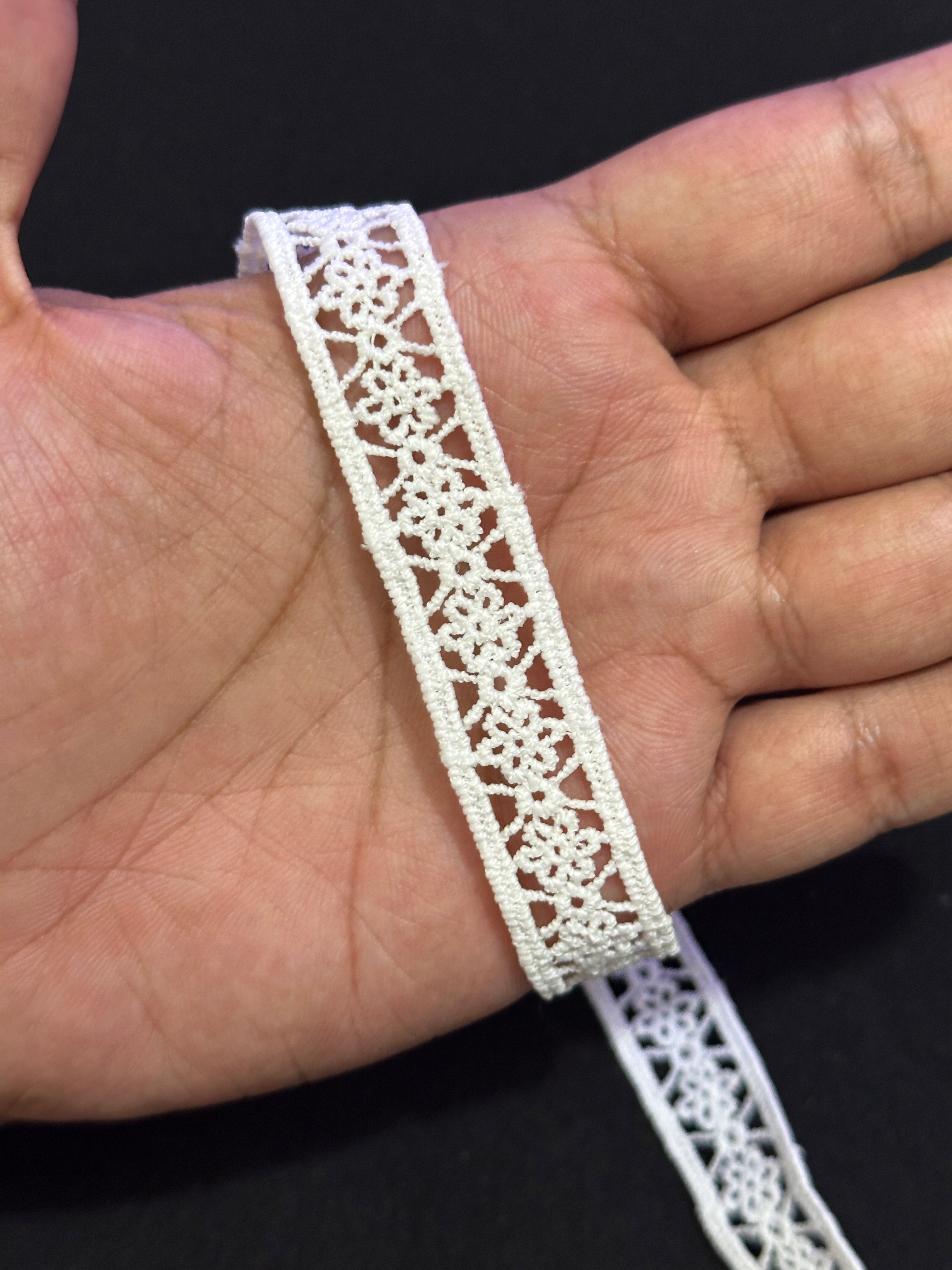 🌿 Milky Border Lace Feeta / Filling –  ( L386 )