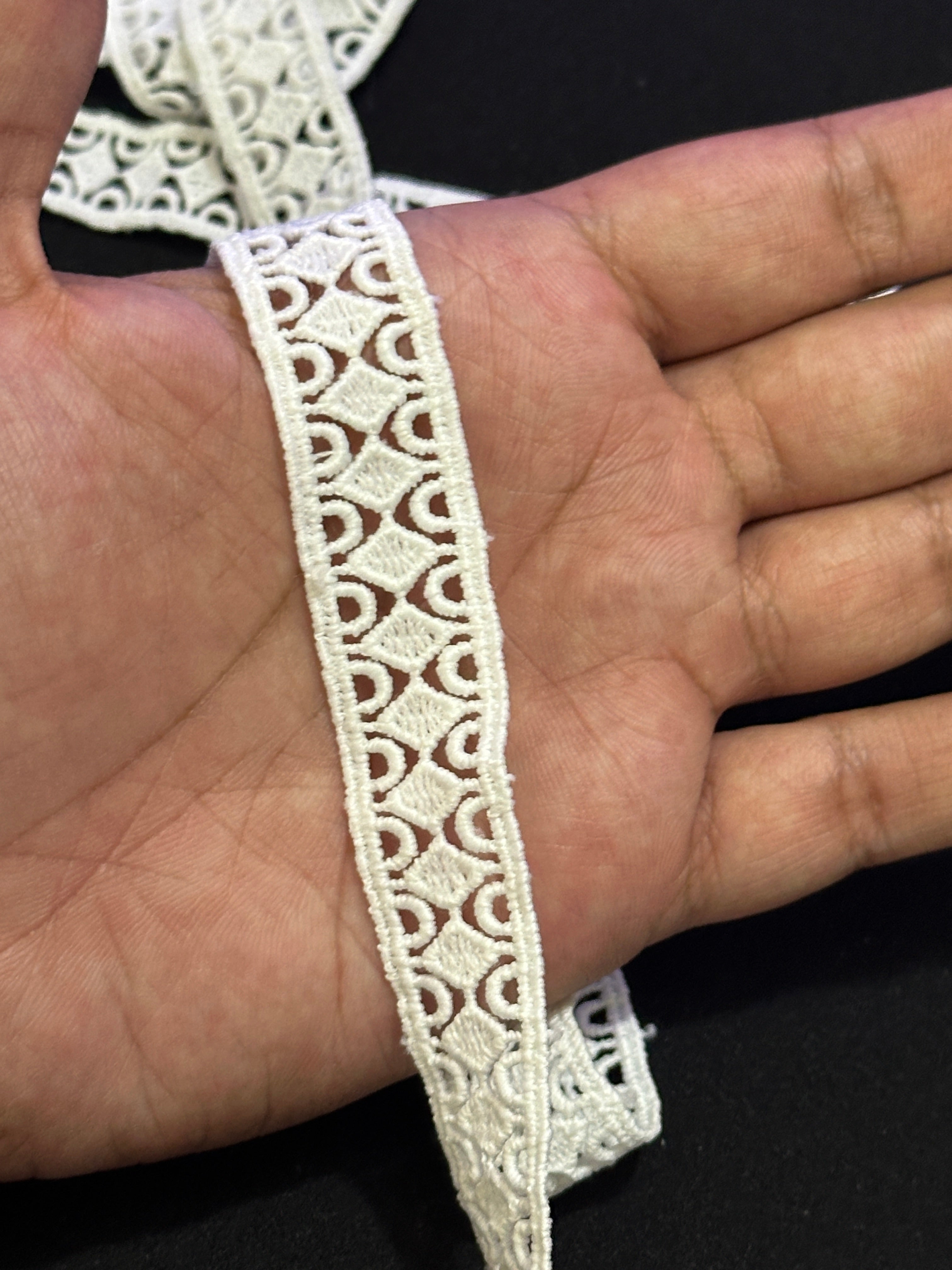 🌿 Milky Border Lace Feeta / Filling –  ( L379 )