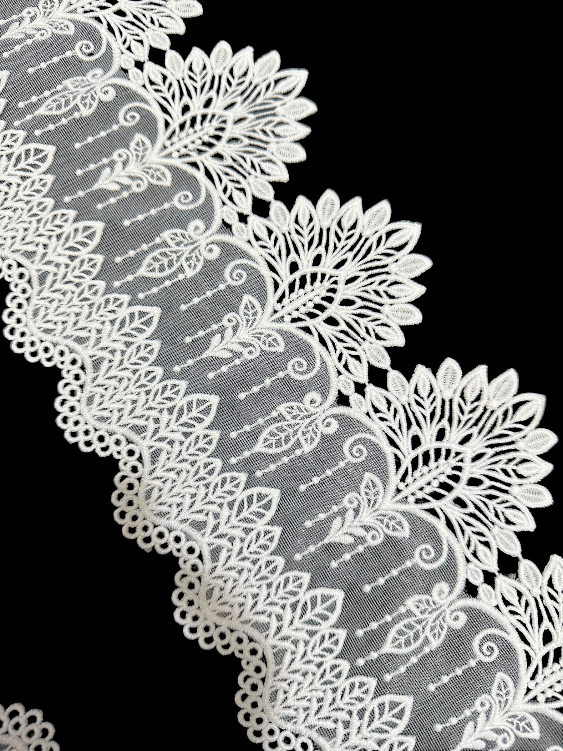 🌿Designer Milky Net Border Lace – Elegant Floral Pattern ( L436 )