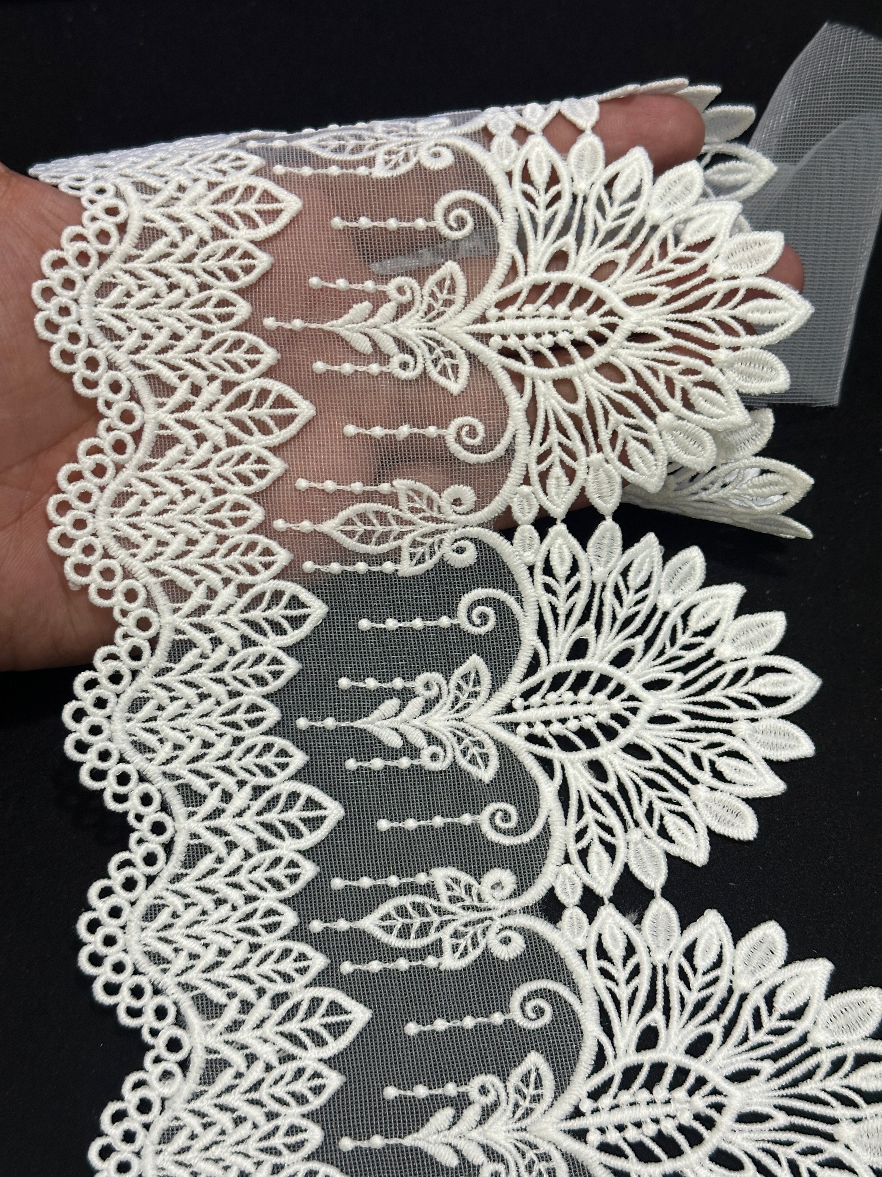 🌿Designer Milky Net Border Lace – Elegant Floral Pattern ( L436 )