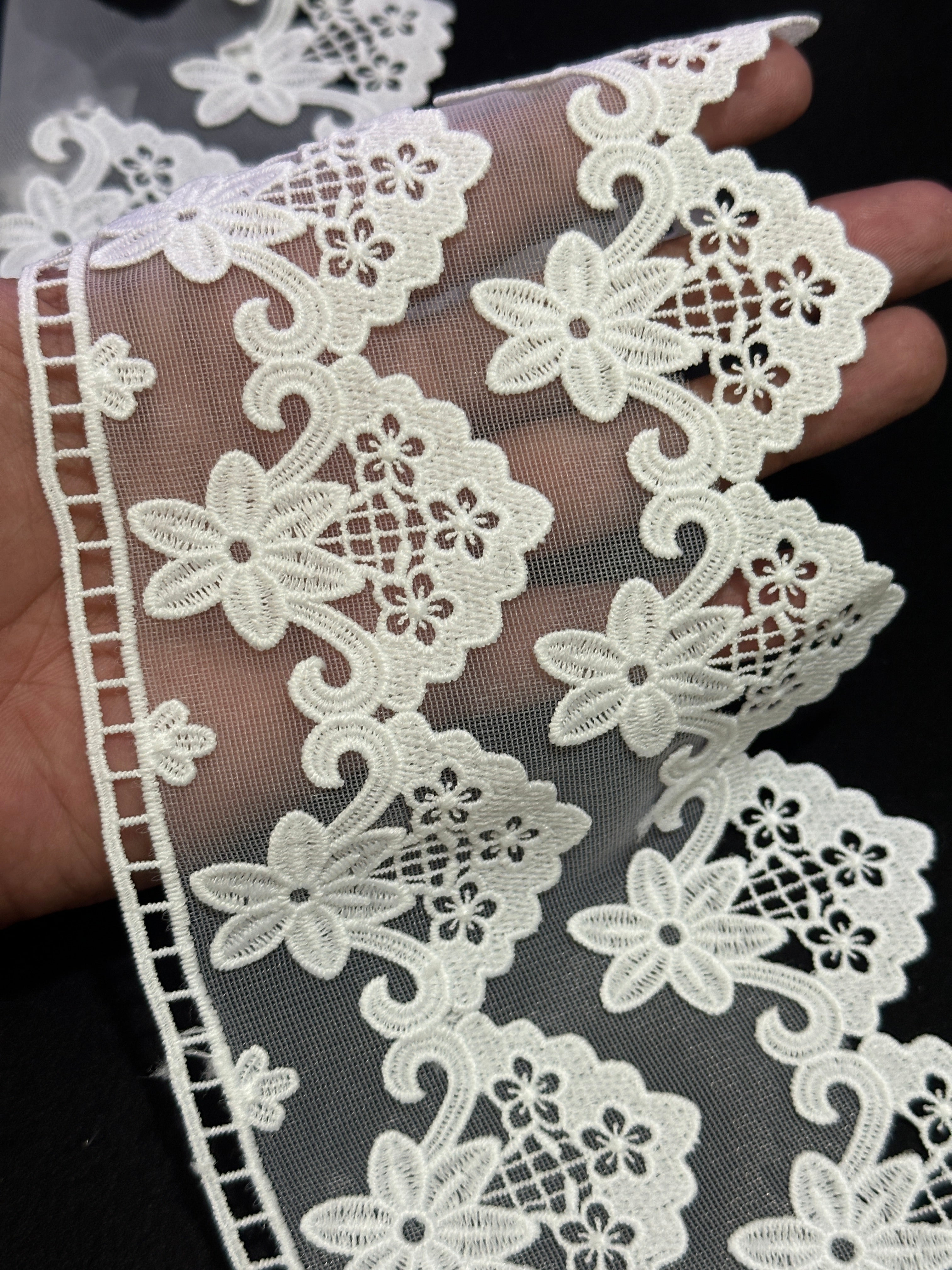 🌿Designer Milky Net Border Lace – Elegant Floral Pattern ( L433 )