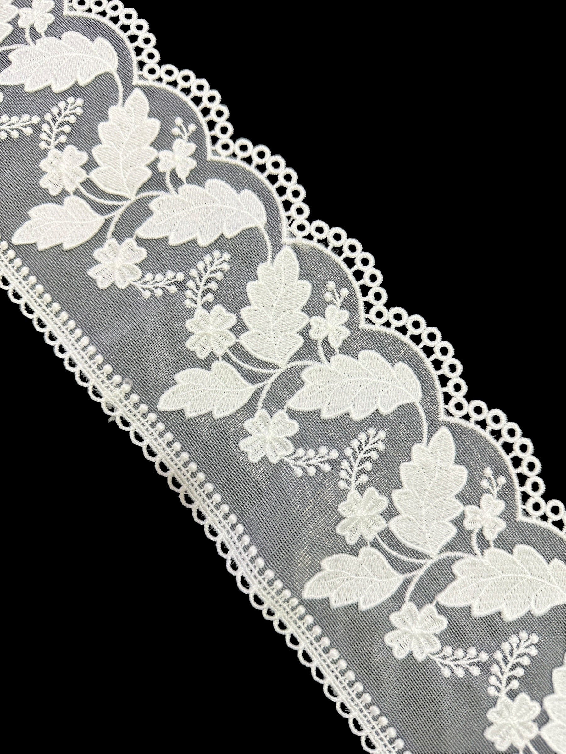 🌿Designer Milky Net Border Lace – Elegant Floral Pattern ( L432 )