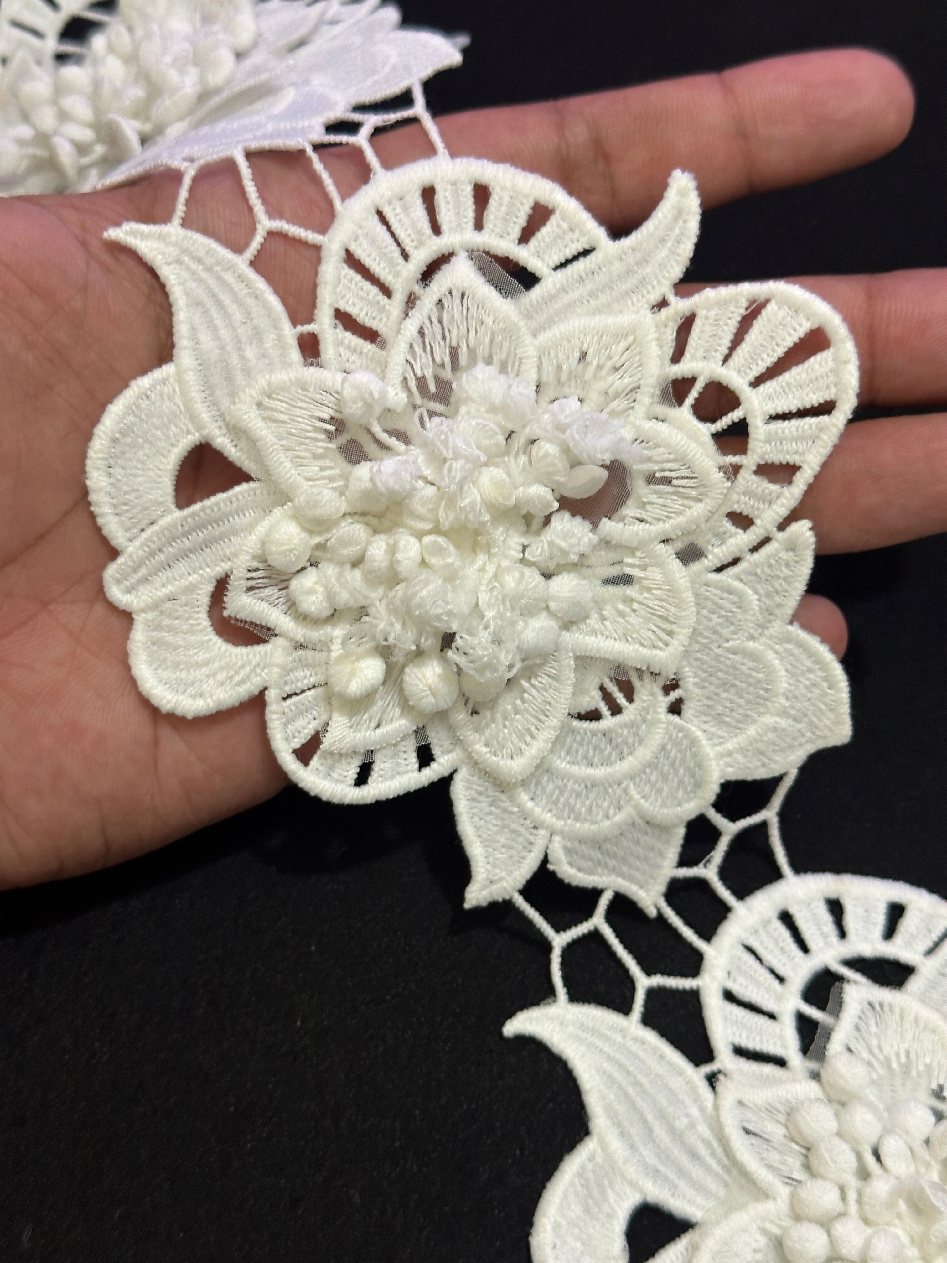 🌿 Designer 3D Milky Lace - ( L411 )