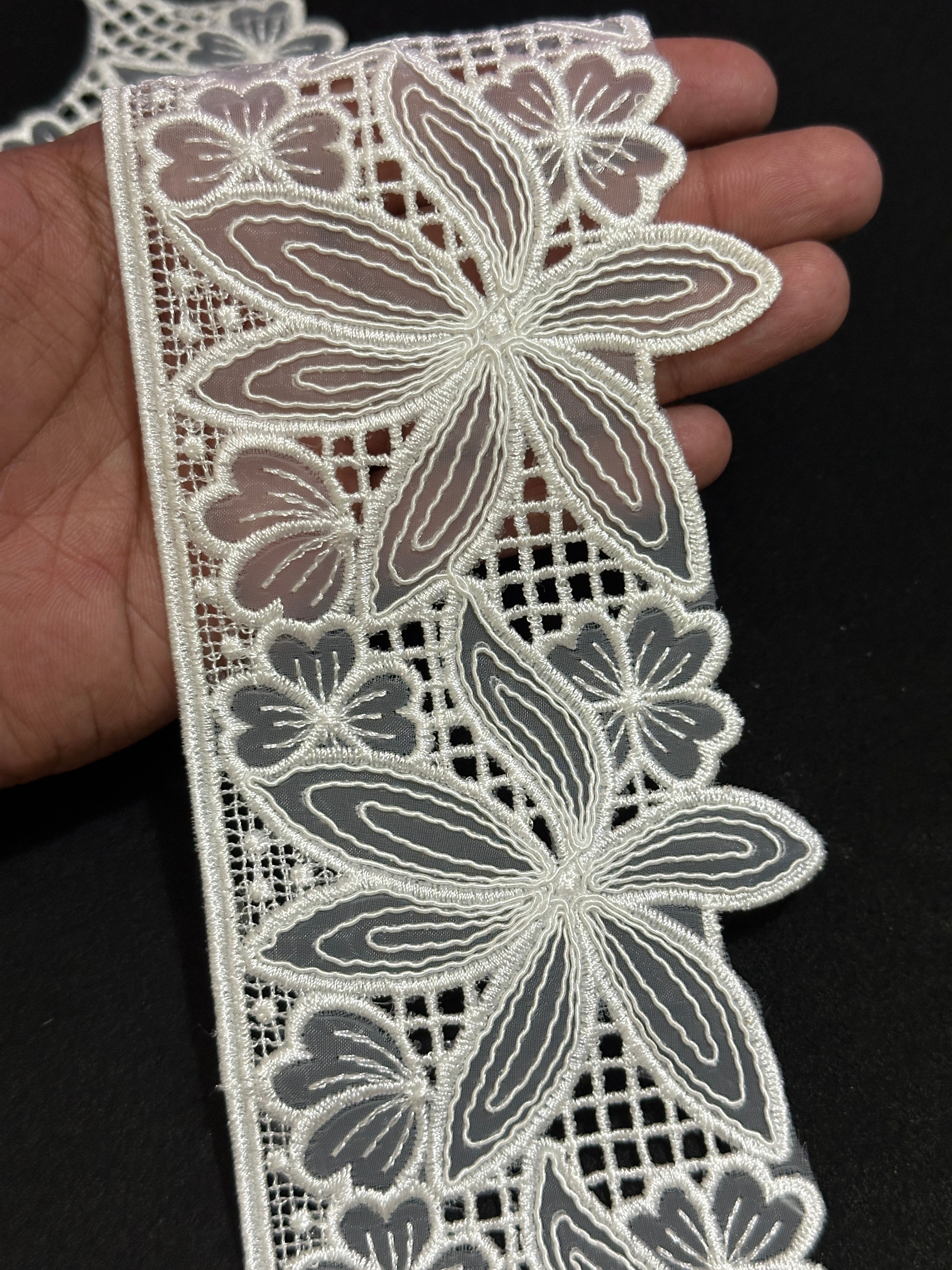 🌿Designer  Border Lace – Elegant Floral Pattern ( L463 )