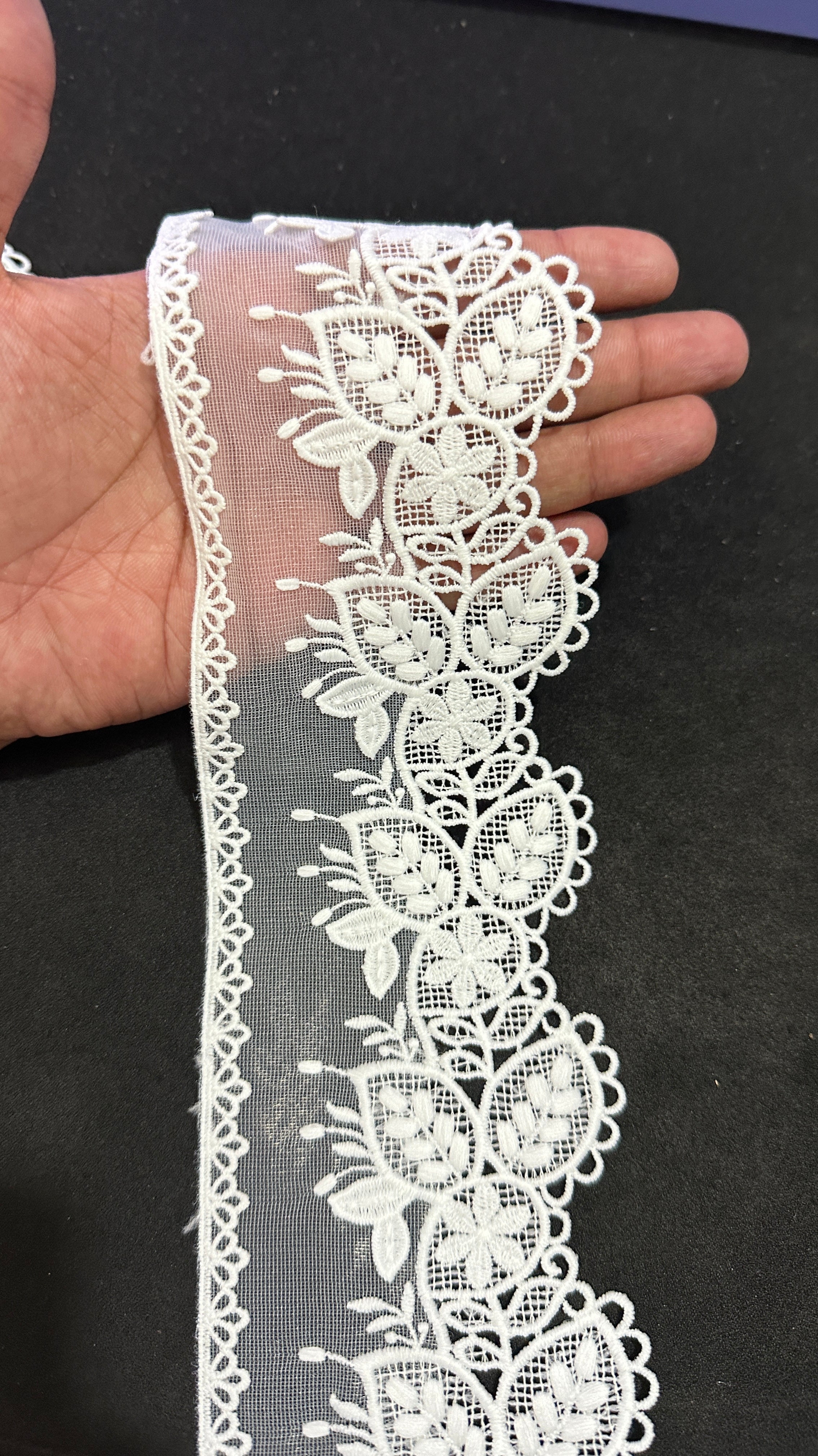 🌿Designer Milky Net Border Lace – Elegant Floral Pattern ( L518 )