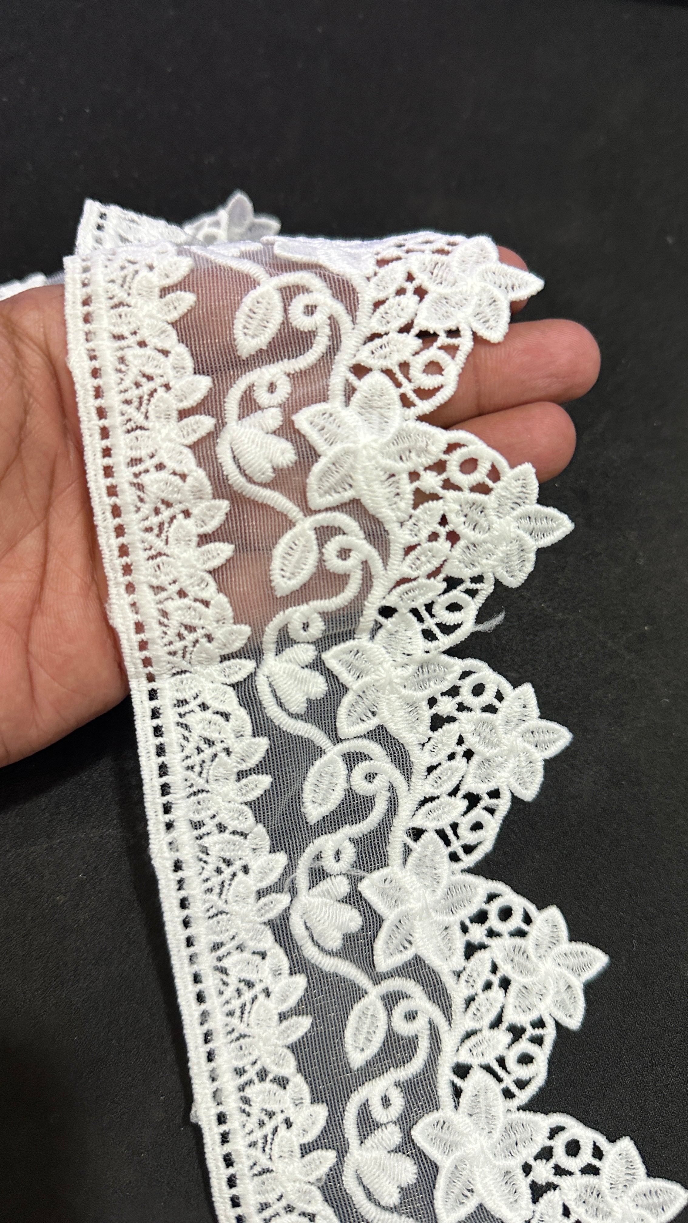 🌿Designer Milky Net Border Lace – Elegant Floral Pattern ( L526 )