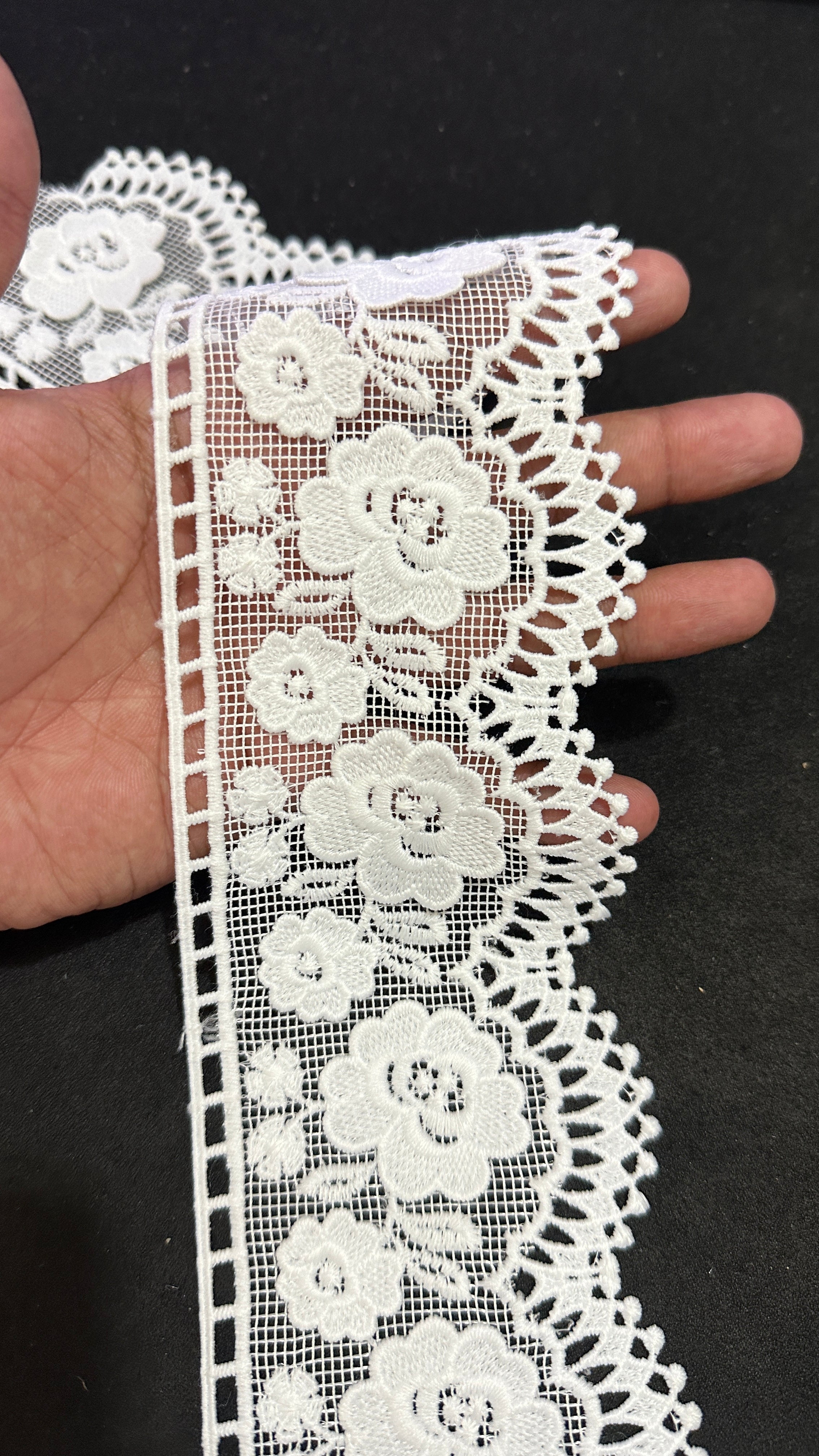 🌿Designer Milky Net Border Lace – Elegant Floral Pattern ( L528 )