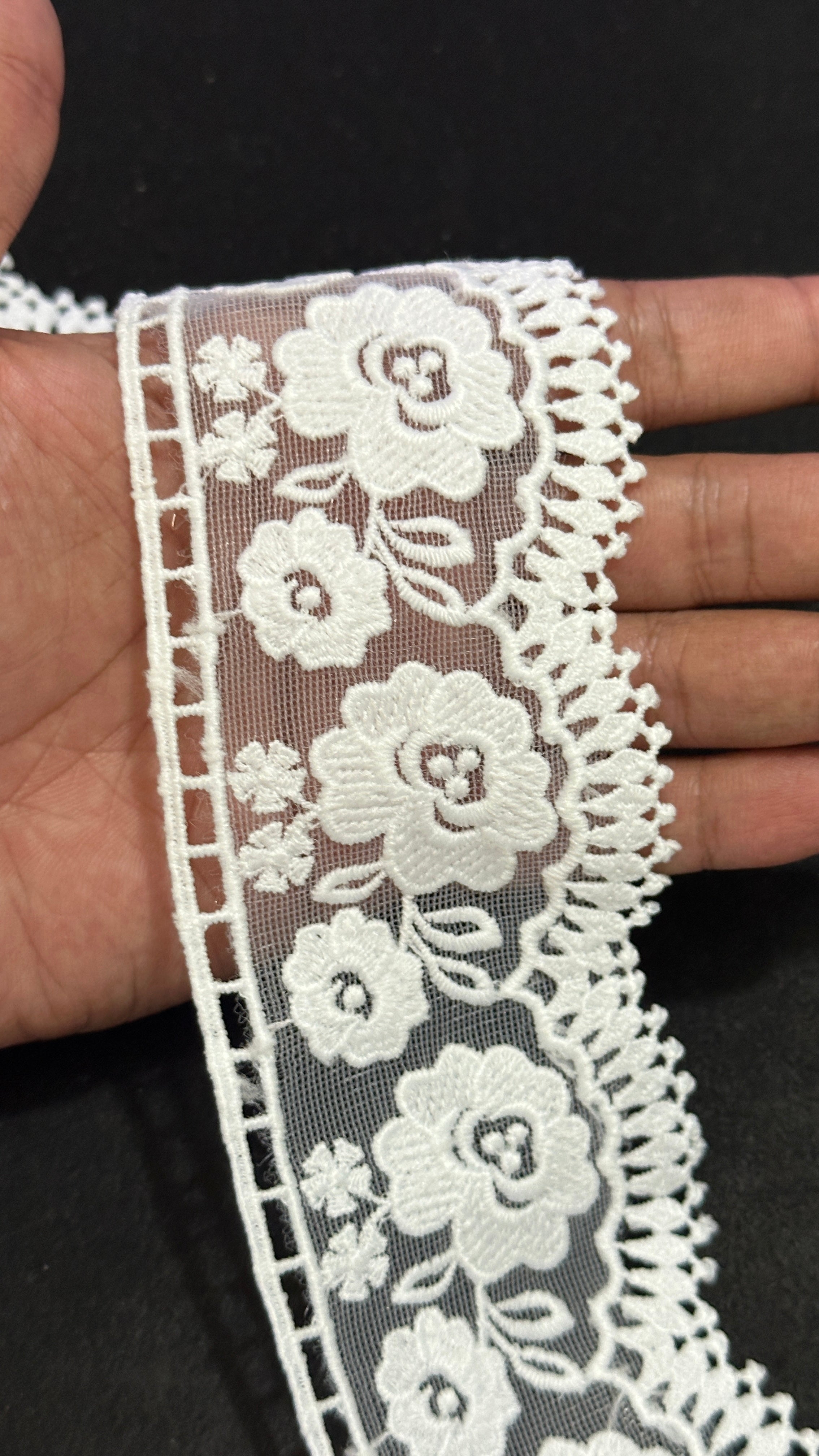 🌿Designer Milky Net Border Lace – Elegant Floral Pattern ( L534 )