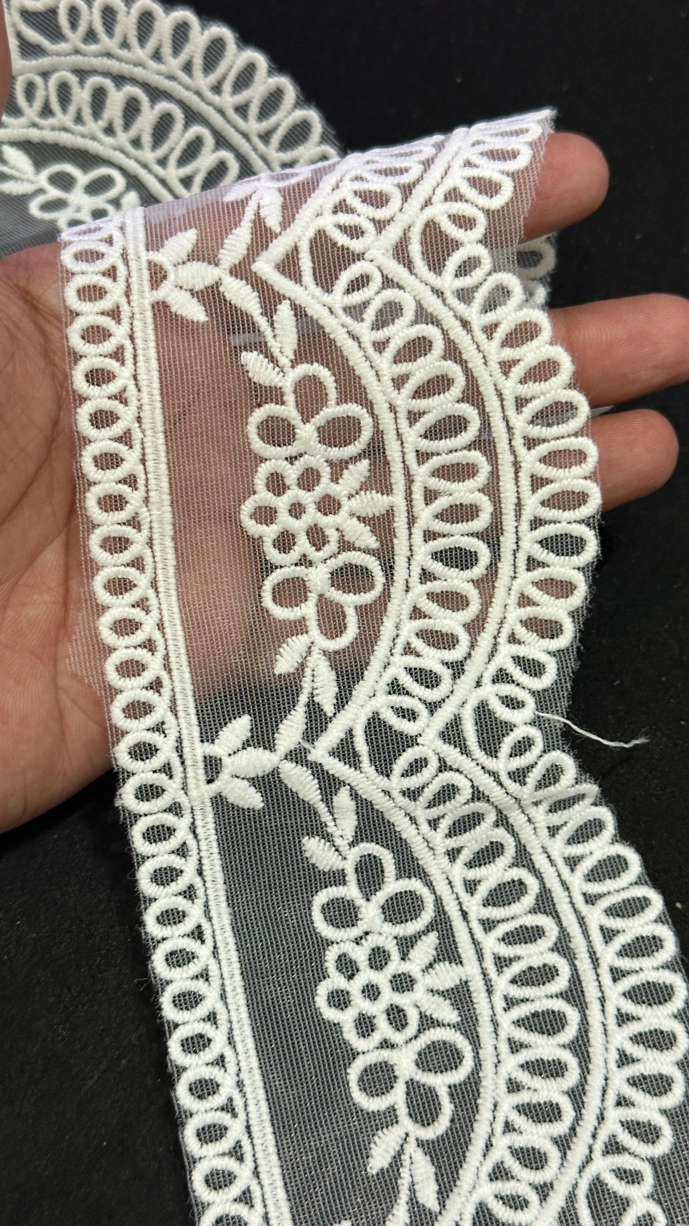 🌿Designer Milky Net Border Lace – Elegant Floral Pattern ( L535 )