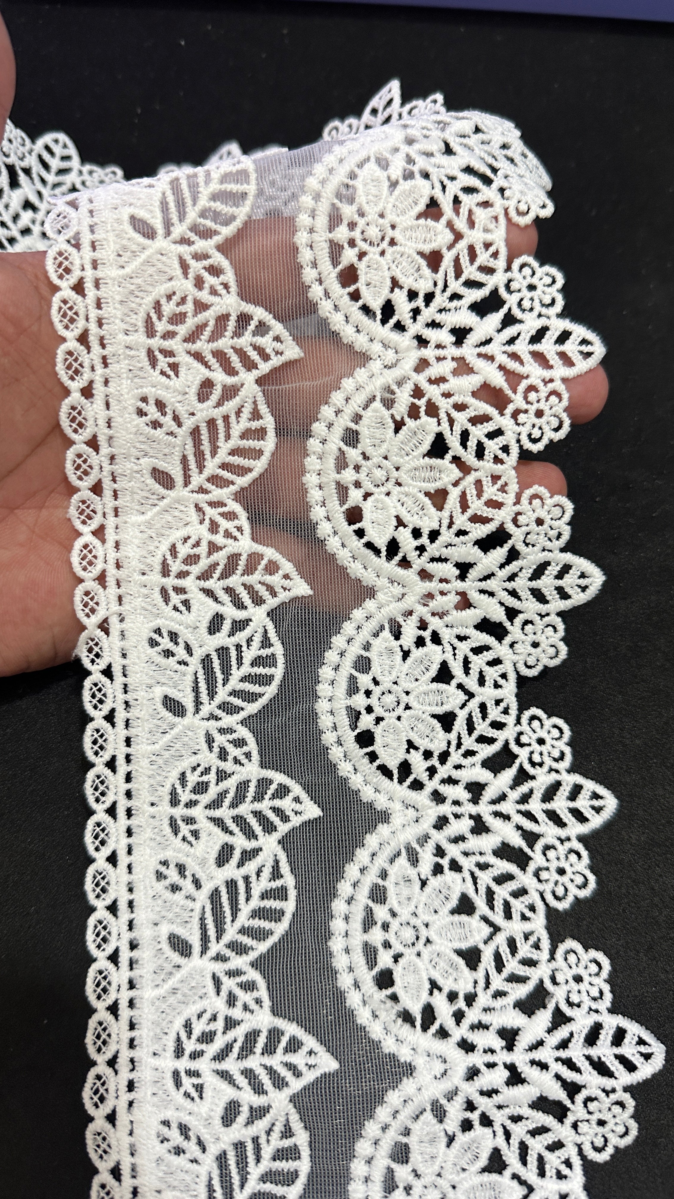 🌿Designer Milky Net Border Lace – Elegant Floral Pattern ( L549 )