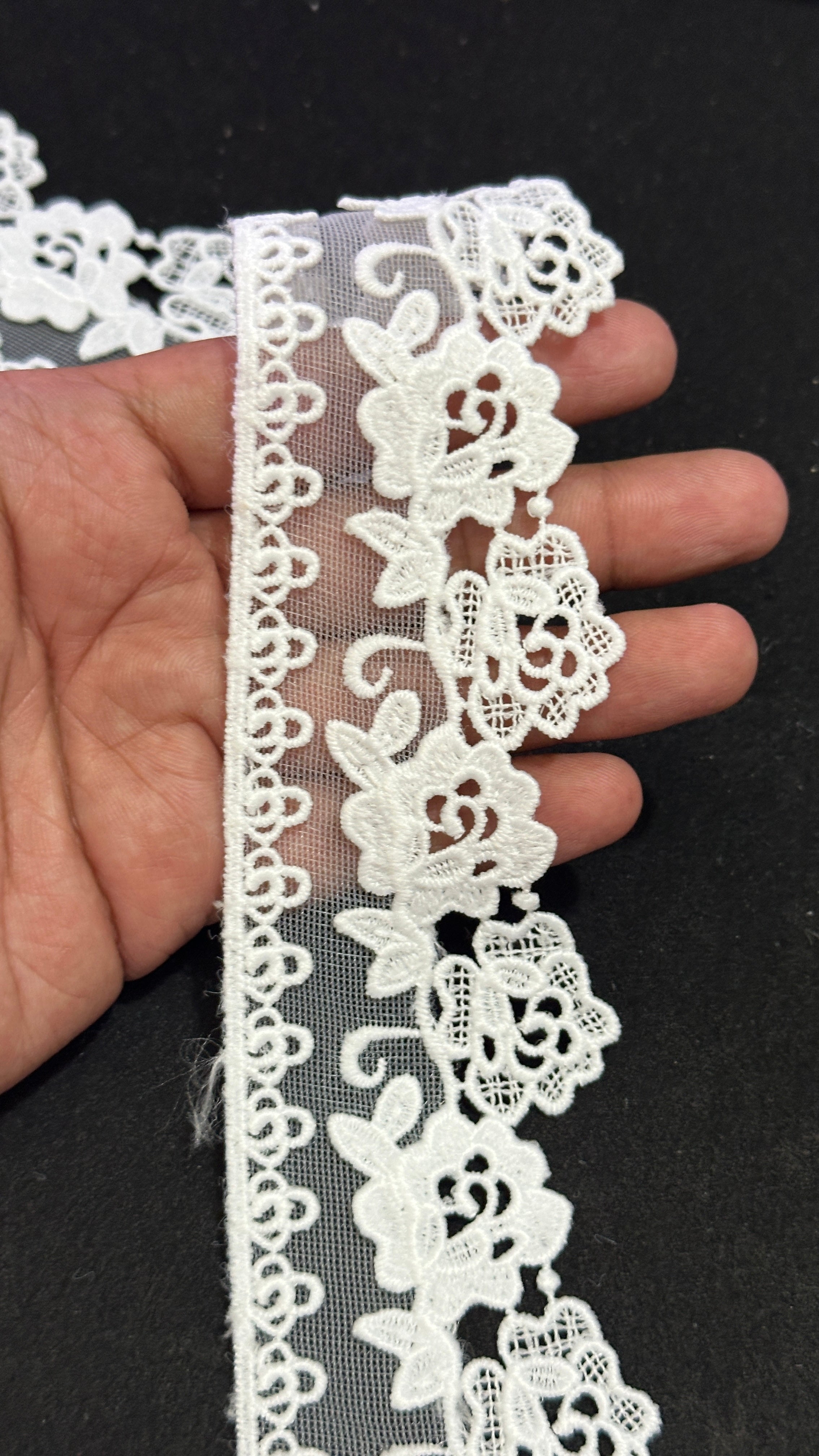 🌿Designer Milky Net Border Lace – Elegant Floral Pattern ( L548 )