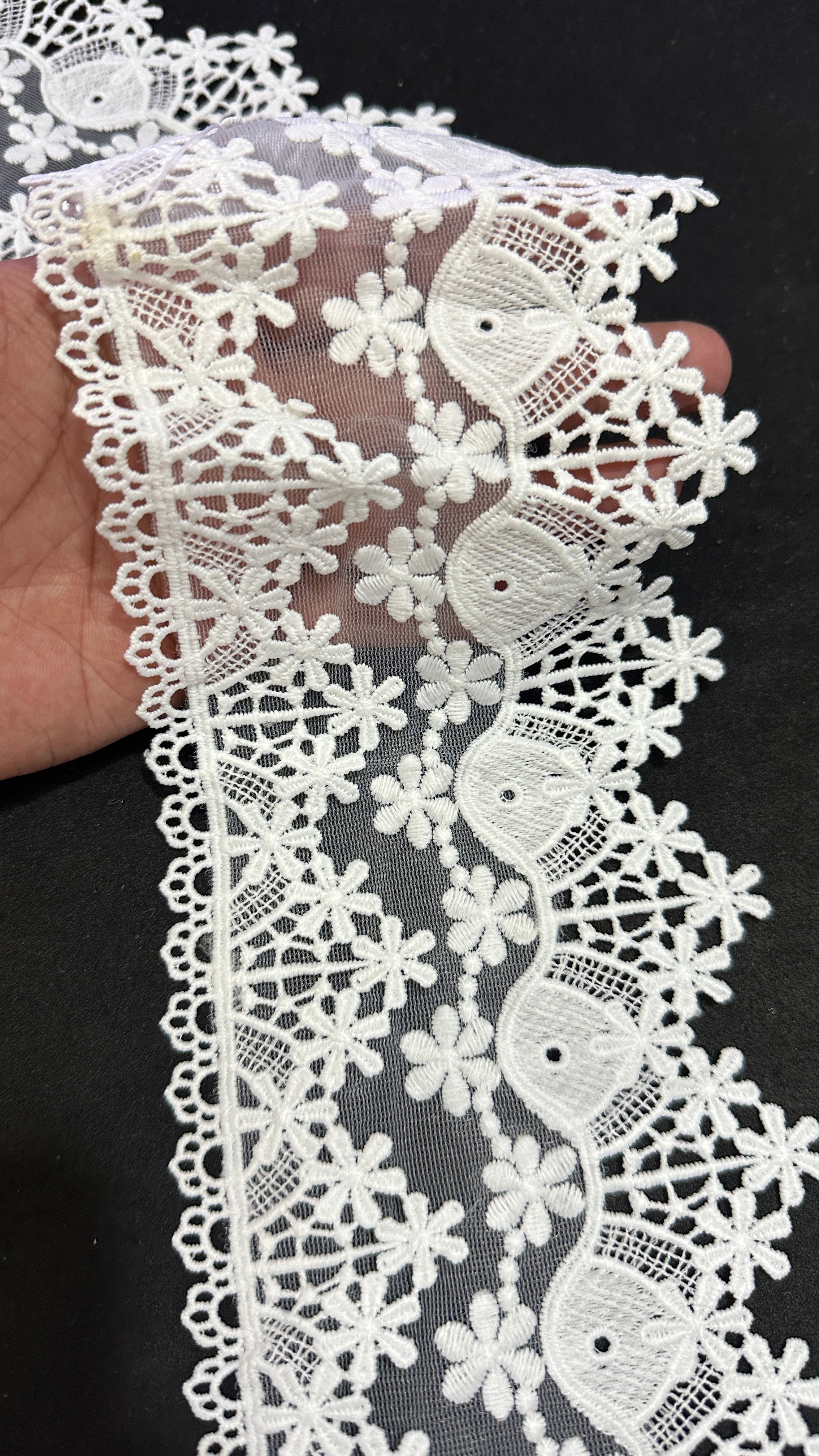 🌿Designer Milky Net Border Lace – Elegant Floral Pattern ( L552 )