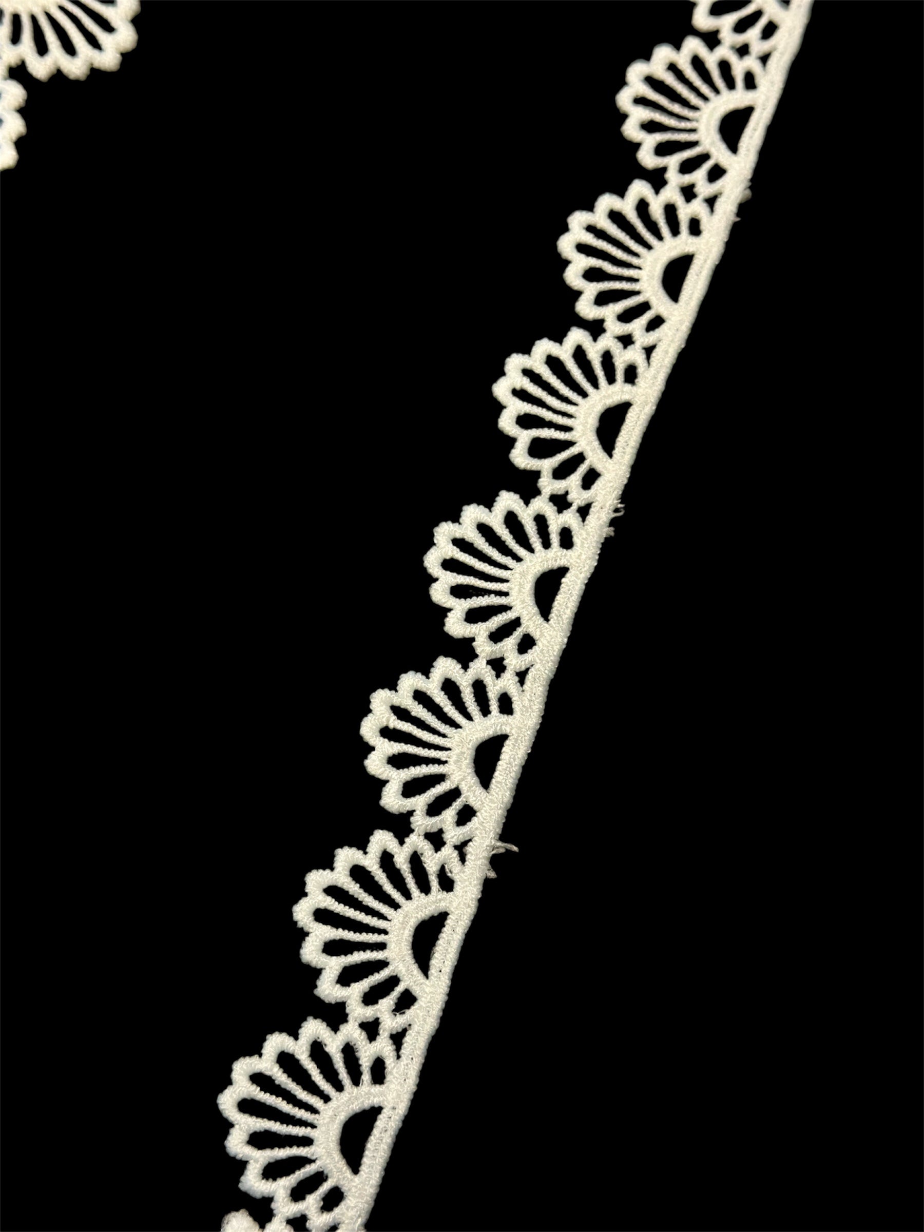 Milky Lace / Dupatta Size- ( L008 )
